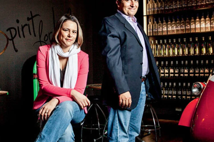 A diretora de RH, Raquel Alvarenga, e o presidente, Fabio Di Giammarco, da Bacardi: ela foi a primeira executiva a ser contratada na nova gestão com o objetivo de transformar a cultura da empresa (Fabiano Accorsi)