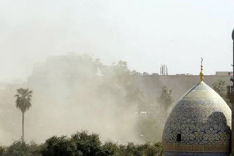 A explosão aconteceu no bairro de Salhiyeh, nas imediações da Zona Verde, a área ultraprotegida onde acontece a reunião
 (Ali al-Saadi/AFP)