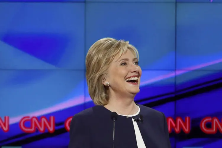 
	Hillary Clinton: a pr&eacute;-candidata democrata disse que &eacute; melhor rir da promessa do republicano
 (Reuters / Lucy Nicholson)