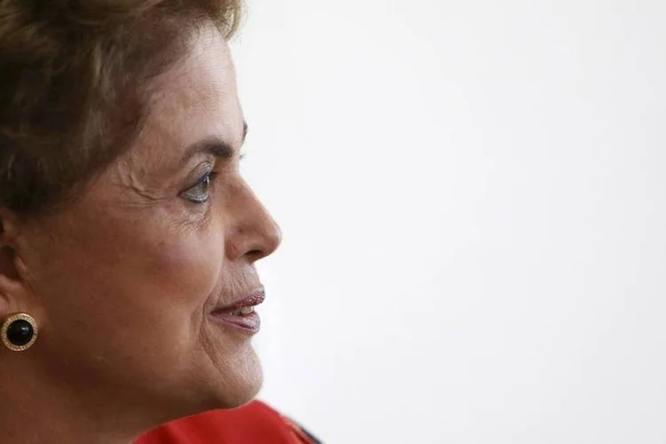 
	Dilma Rousseff: auxiliares da presidente disseram que, at&eacute; esta quinta-feira, todos manifestavam confian&ccedil;a na entrada de Lula no governo, mas, agora, o ambiente &eacute; de incerteza
 (Adriano Machado/Reuters)