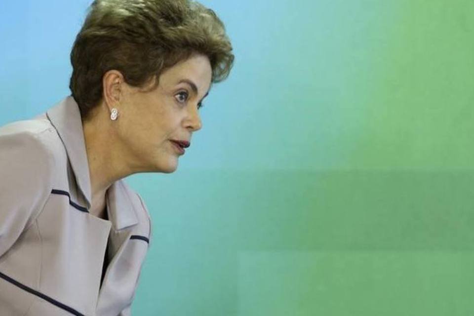 Dilma inaugura estádio aquático e promete Olimpíada com paz