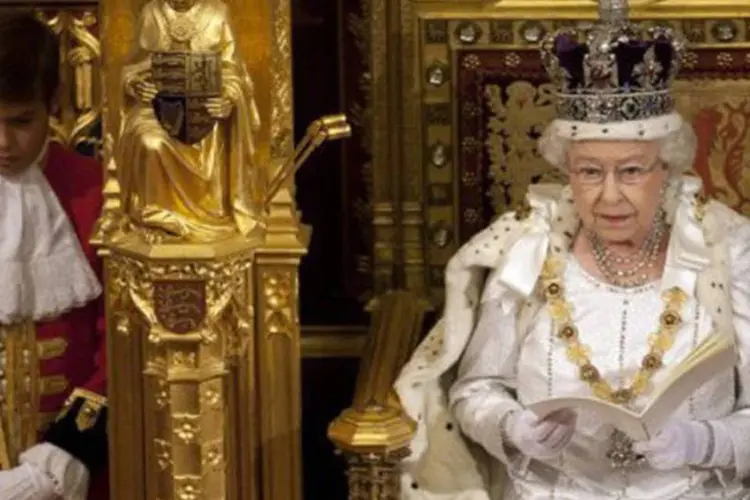 Esta é a segunda vez que a rainha comparece ao parlamento para explicar o programa do governo de Cameron desde 2010
 (Alastair Grant/AFP)