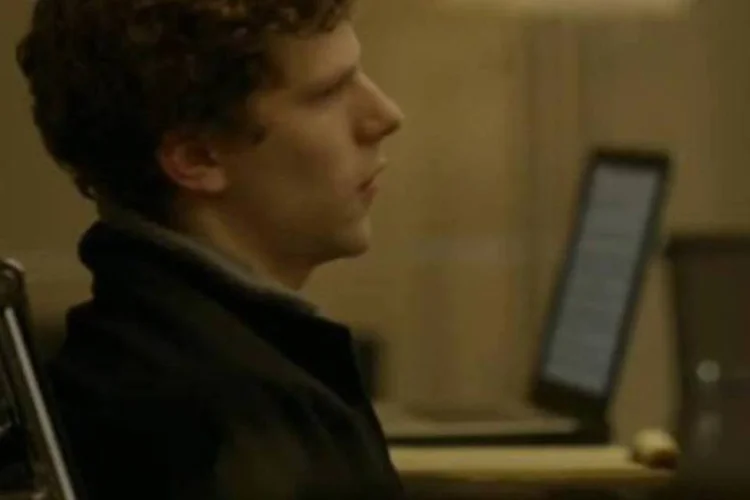 Jesse Eisenberg, que interpreta Mark Zuckerberg, concorre ao prêmio de melhor ator (Divulgação/Sony Pictures)