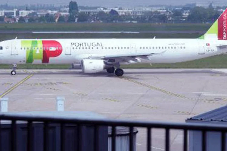 Avião da TAP é visto em 17 de maio de 2013, em Orly (Eric Piermont/Reuters)