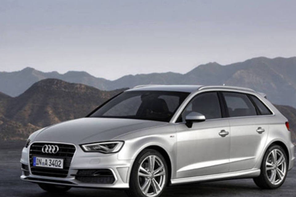 Audi pretende mostrar versão híbrida do A3 em Genebra
