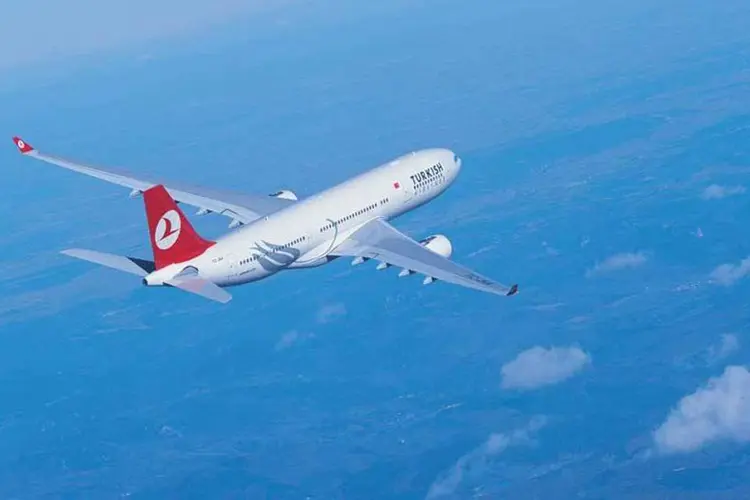 Turkish: após sua aterrissagem, os passageiros foram evacuados e o aparelho foi inspecionado (foto/Divulgação)