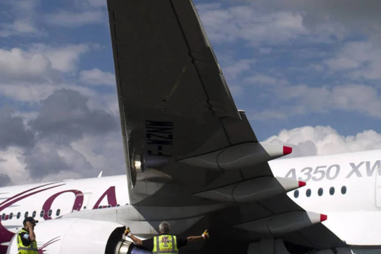 A350 : Airbus planeja entregar o primeiro jato, produzido com compósitos de carbono, à Qatar Airways até o final do ano (Kieran Doherty/Reuters)