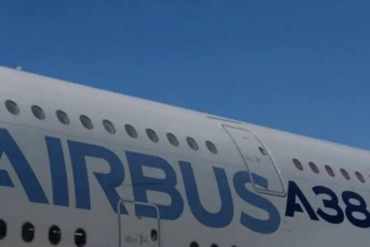 Os dirigentes da Airbus também tentaram se mostrar otimistas quanto ao superjumbo A380
 (Yasuyoshi Chiba/AFP)