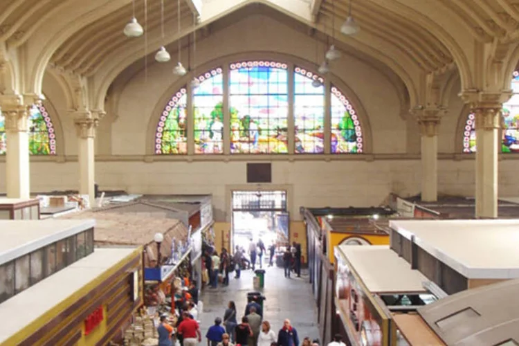
	Mercado municipal de S&atilde;o Paulo: protagonista de vendas, como toda P&aacute;scoa, &eacute; o bacalhau
 (Reprodução)