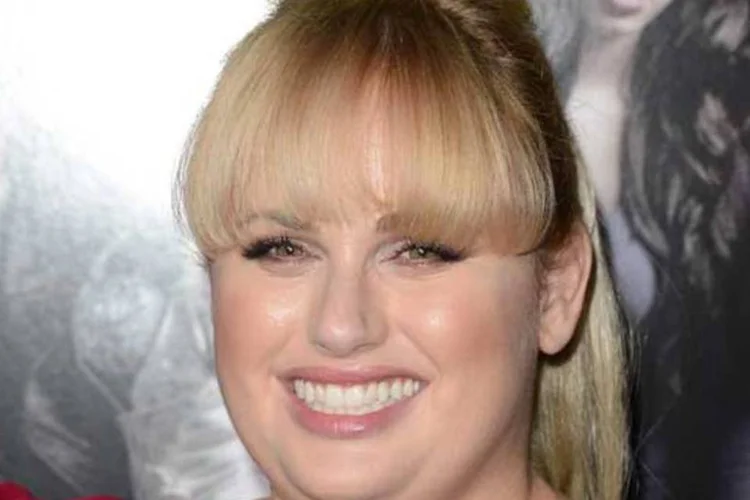 
	Rebel Wilson em Hollywood: al&eacute;m da atriz Lindsay Lohan, Mike Myers e Jimmy Fallon apresentar&atilde;o o evento
 (Jason Merritt/Getty Images)