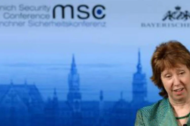 Chefe da diplomacia europeia, Catherine Ashton: Yanukovytch terá oportunidade de abordar pretensões ocidentais com a própria Ashton, que viajará na terça para Kiev (AFP)