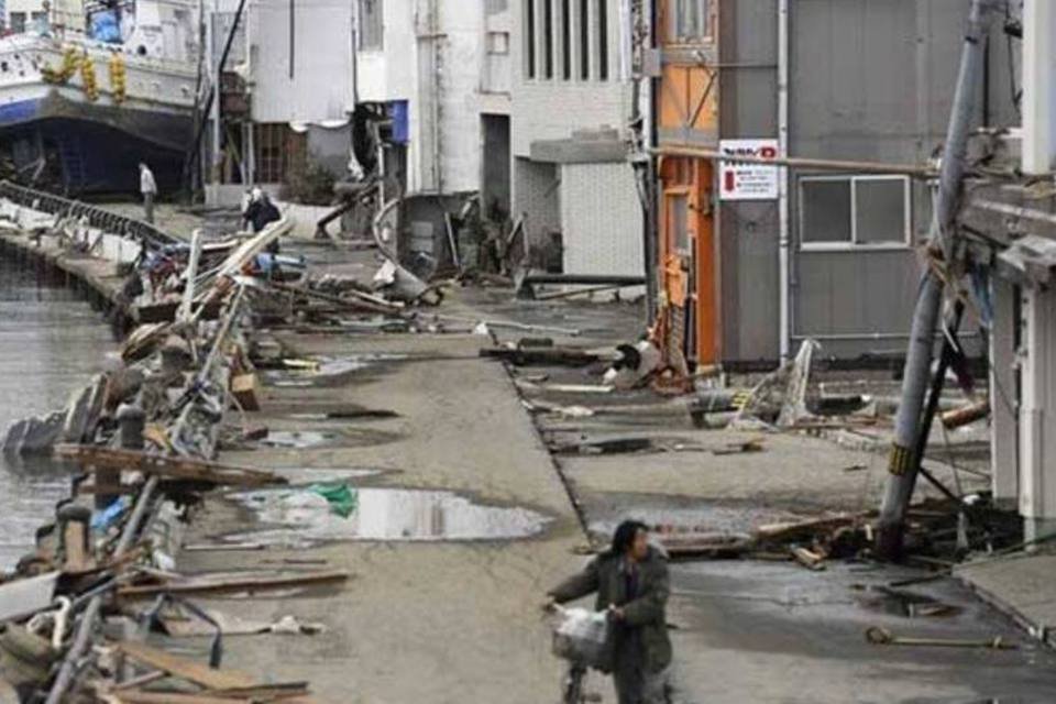 Cidade japonesa destruída por tsunami recebe pacote de ouro
