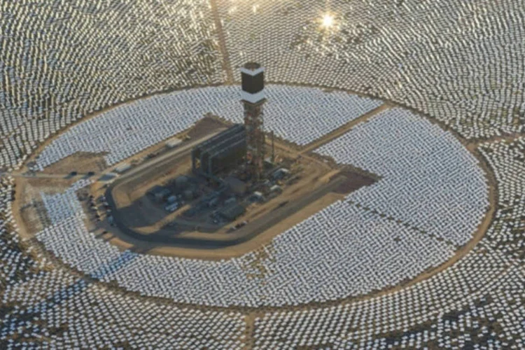 
	Bloomberg New Energy Finance: em 20 anos, renov&aacute;veis ultrapassar&atilde;o o carv&atilde;o e g&aacute;s natural na gera&ccedil;&atilde;o global.
 (BrightSource Energy)