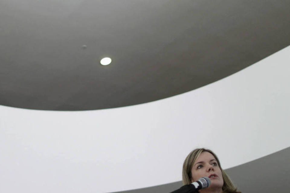 Governo vai alterar IR sobre PLR, diz Gleisi