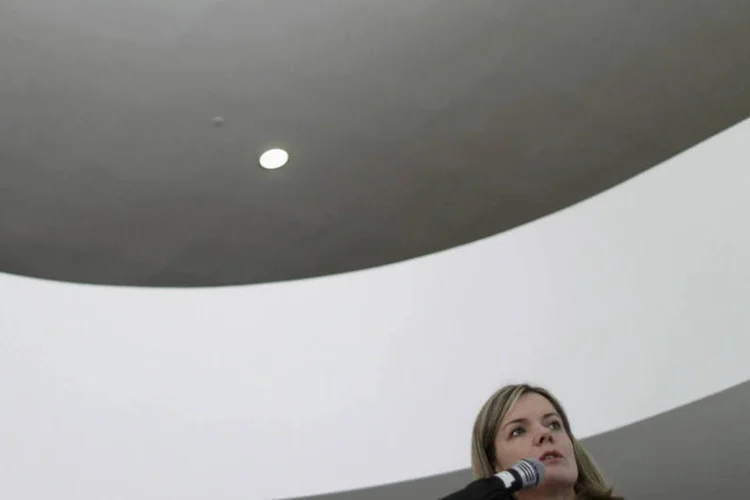 
	Gleisi Hoffmann: &quot;Hoje o impacto &eacute; de 27,5% para todas as faixas&quot;, disse a ministra-chefe da Casa Civil sobre a incid&ecirc;ncia do IR sobre o PLR
 (REUTERS/Ueslei Marcelino)