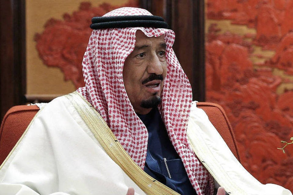 Rei da Arábia Saudita dá US$ 32 bilhões para a população