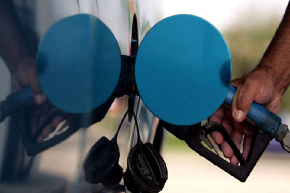 FGV: preços do etanol e da gasolina sobem menos