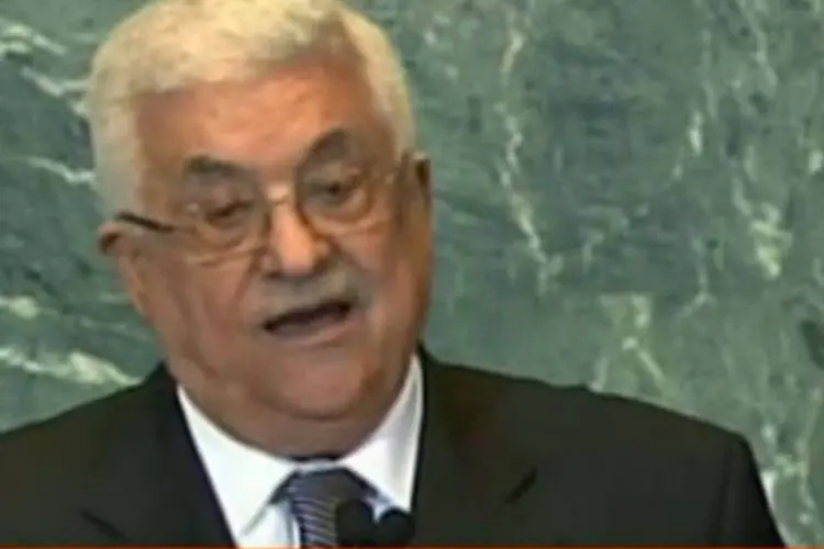 
	Abbas discursa na 66&ordf; Assembleia Geral da ONU: para obter a condi&ccedil;&atilde;o de Estado n&atilde;o membro da ONU, a ANP tem de conseguir a maioria qualificada dos votos na assembleia geral
 (Reprodução/Al Jazeera)