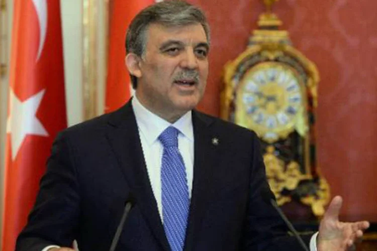 
	Abdullah G&uuml;l, presidente turco:&nbsp;&quot;n&atilde;o estou de acordo com o fechamento total das plataformas sociais&quot;
 (Attila Kisbenedek/AFP)