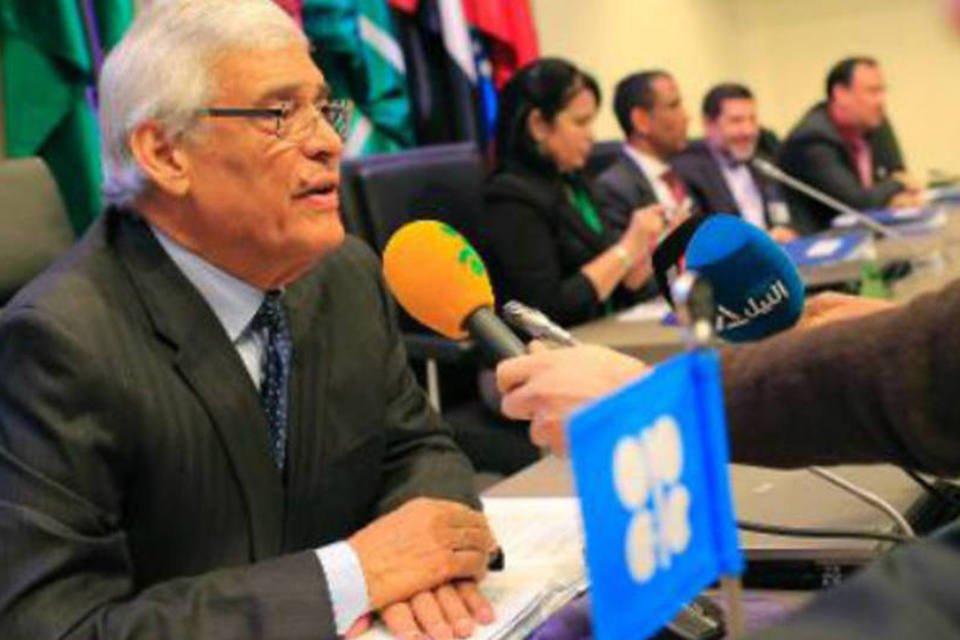 Opep mantém teto de produção e secretário-geral