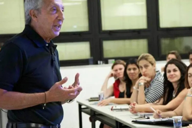 
	Abilio Diniz ter&aacute; de dar explica&ccedil;&otilde;es ao Cade (e n&atilde;o apenas aos alunos de seu curso na FGV-SP)
 (.)