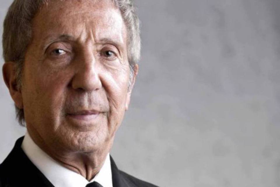 Abilio Diniz reafirma compromisso à proposta de fusão