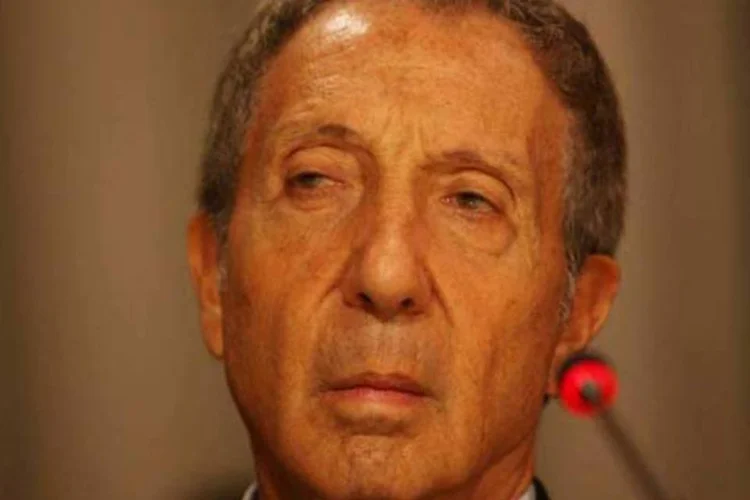 O Pão de Açúcar negou uma possível negociação de fusão com o rival Carrefour no Brasil às escondidas
 (VEJA)