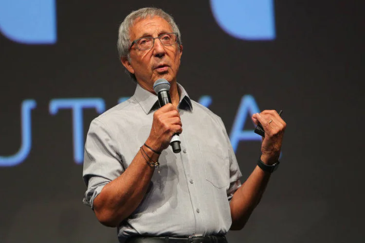 
	Abilio Diniz: &quot;Quanto mais voc&ecirc; puder fazer o simples, melhor. N&atilde;o fa&ccedil;a reuni&otilde;es&quot;
 (@_openspace_)