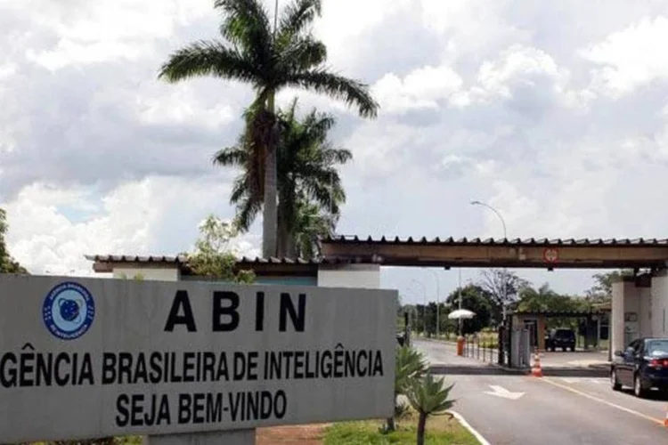 
	Entrada da sede da Abin, no Setor Policial Sul: n&atilde;o se conhece a extens&atilde;o dos dados violados, ou para quem estavam sendo vazados
 (CRISTIANO MARIZ /Veja)