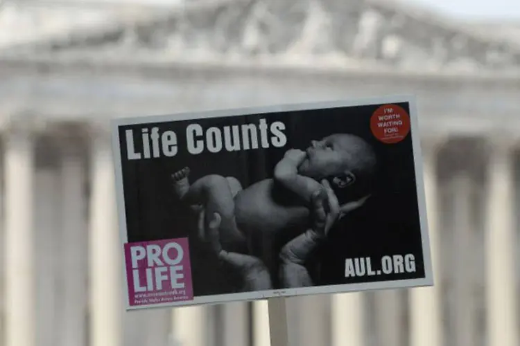 Aborto: de acordo com o instituto Pew Research, 57% dos americanos são a favor da interrupção voluntária da gravidez (Olivier Douliery / AFP/AFP)
