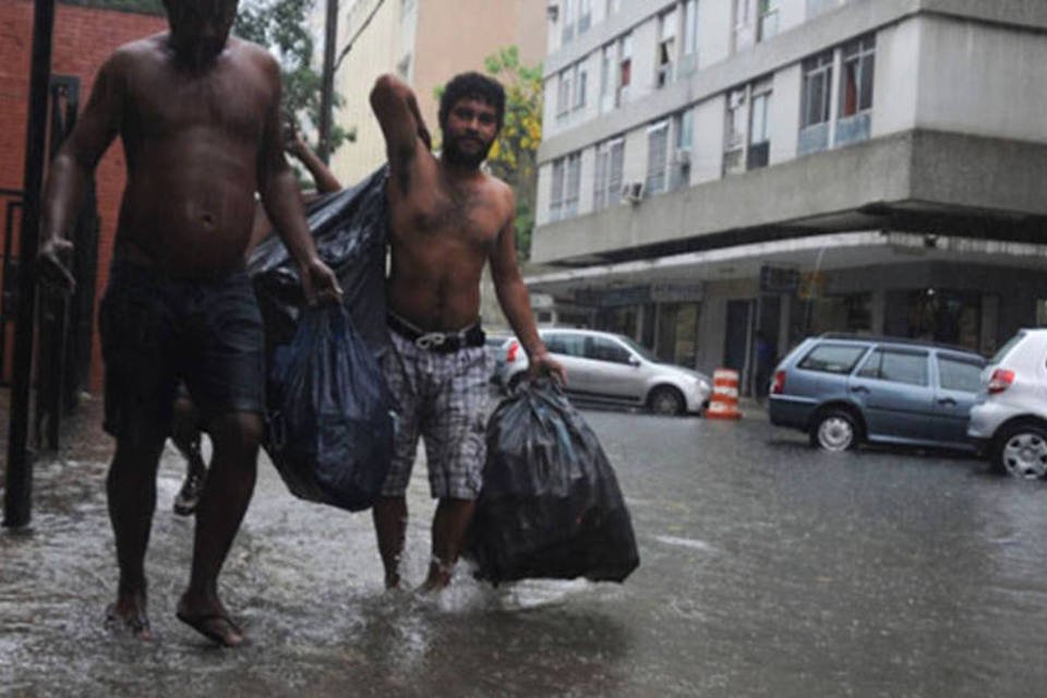Chuva no Rio causa quatro desabamentos