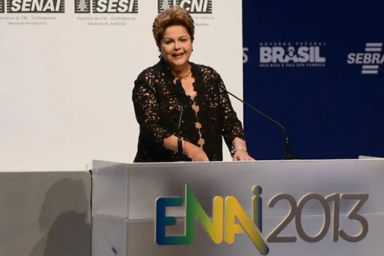 
	Dilma discursa na abertura do 8&ordm; Encontro Nacional da Ind&uacute;stria: ela afirmou que o Brasil est&aacute; se preparando para melhorar as condi&ccedil;&otilde;es de produtividade do trabalho
 (Antonio Cruz/Abr)