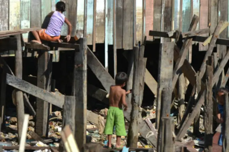 
	Favela: n&uacute;mero de pessoas vivendo nas favelas passou de 10,6 milh&otilde;es para 11,2 milh&otilde;es, entre 2000 e 2010, em todo o pa&iacute;s
 (Marcello Casal Jr/ABr)