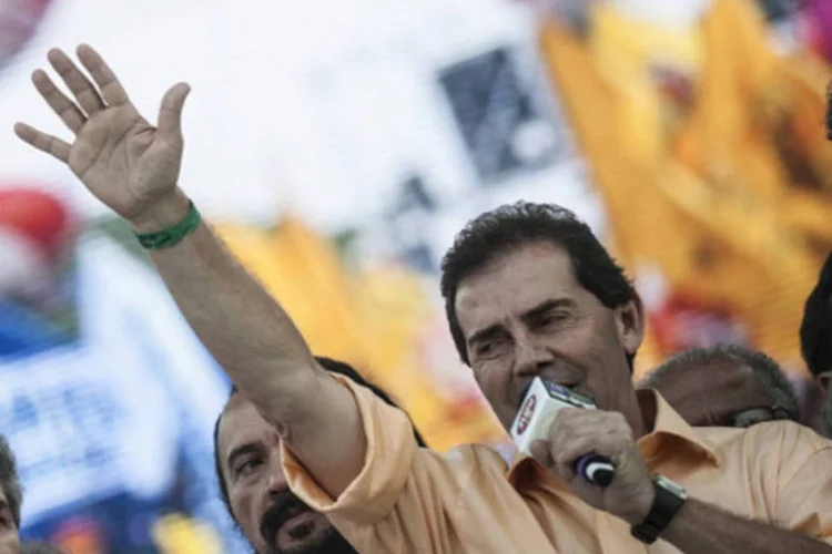 
	Paulinho da For&ccedil;a: ao ler seu requerimento de convoca&ccedil;&atilde;o de Janot na sess&atilde;o da CPI, parte dos membros da comiss&atilde;o recha&ccedil;aram a proposta, mas o assunto deve entrar na pauta de vota&ccedil;&otilde;es de requerimentos
 (Marcelo Camargo/ABr)