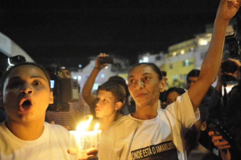 Um ano depois do sumiço de Amarildo, parentes rezam missa