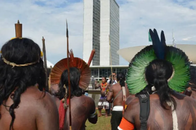 Índios fazem protestos na Esplanada dos Ministérios, como parte da semana de Mobilização Nacional Indígena (Valter Campanato/ABr)
