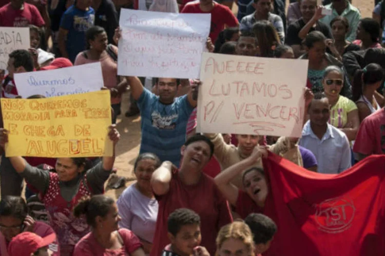 Manifestantes: as mais de 800 famílias que ocupam o local reivindicam que a área seja destinada a habitação social (Agência Brasil)
