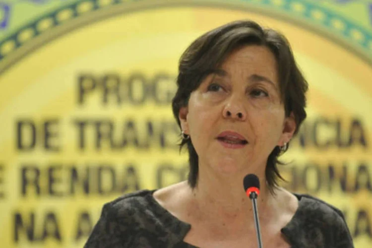 Ministra Tereza Campello destacou o aumento do número de mulheres que receberam o diploma de qualificação profissional (Elza Fiuza/ABr)