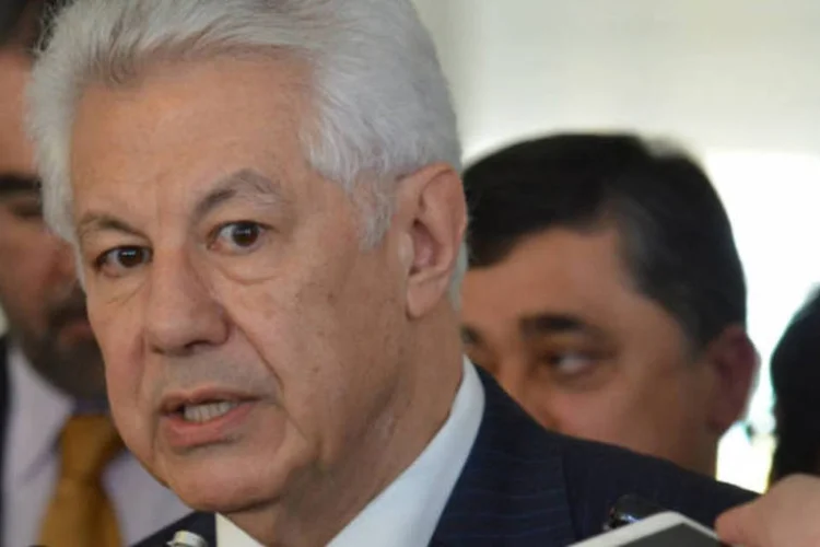 
	L&iacute;der do governo na C&acirc;mara, deputado Arlindo Chinaglia (PT-SP): &ldquo;N&atilde;o podemos conviver com uma situa&ccedil;&atilde;o dessas, em que o encarregado de neg&oacute;cios toma uma decis&atilde;o sem ter nenhum tipo de respaldo&rdquo;, frisou
 (Wilson Dias/ABr)