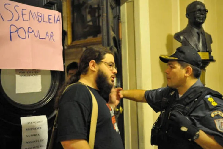 Manifestantes seguem com ocupação na Câmara dos Vereadores do Rio de Janeiro (Fernando Frazão/ABr)