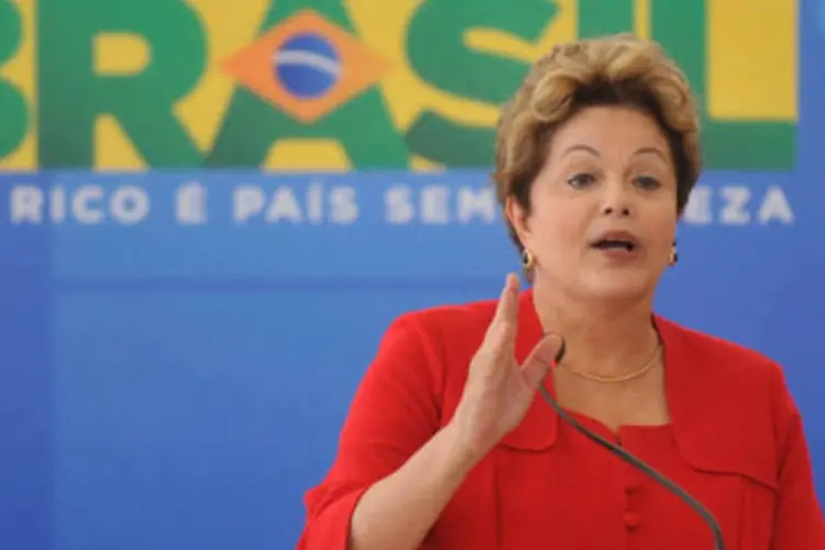 
	Dilma Rousseff: a presidente visitou os apartamentos e fez uma entrega simb&oacute;lica de uma das unidades habitacionais
 (Antônio Cruz/ABr)