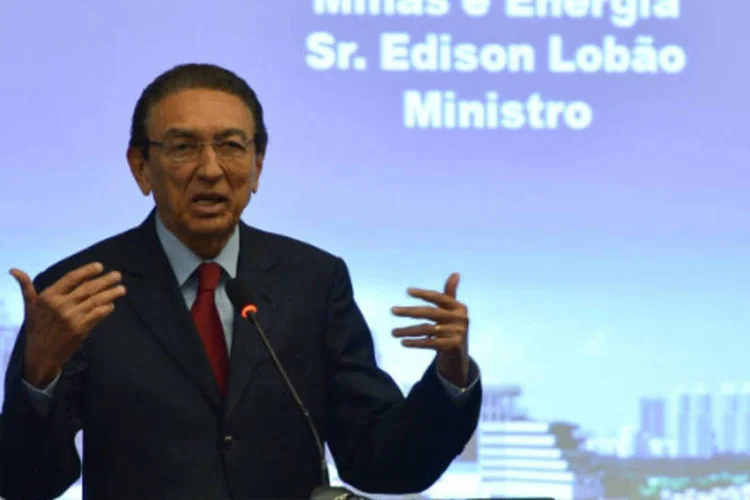
	Edison Lob&atilde;o, durante Feira de Neg&oacute;cios de Tecnologia Brasil-China, em Bras&iacute;lia: ministro de Minas e Energia descartou um processo administrativo contra respons&aacute;veis pelo problema
 (Marcello Casal Jr./ABr)
