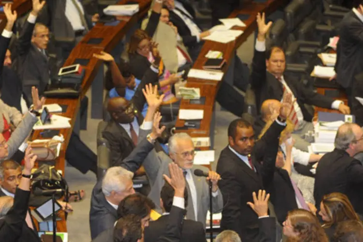 Plenário da Câmara dos Deputados durante sessão extraordinária para votar a Medida Provisória 595, a MP dos Portos (José Cruz/ABr)