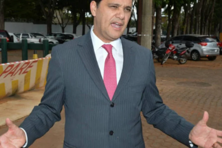 
	Ricardo Ferra&ccedil;o (PMDB-ES): &ldquo;A alternativa de desfecho para a grave situa&ccedil;&atilde;o [do senador] seria a sua morte, atrav&eacute;s de um infarte ou mesmo de um derrame ou, quem sabe, at&eacute; mesmo de um suic&iacute;dio&quot;, disse
 (Valter Campanato/ABr)