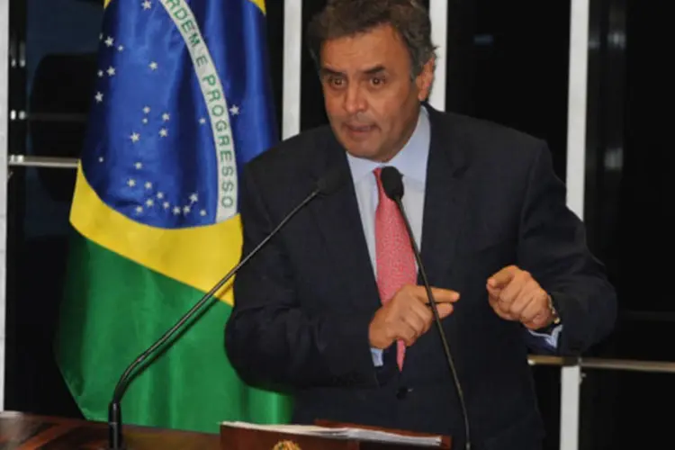 
	A&eacute;cio Neves: senador aparece com 14% das inten&ccedil;&otilde;es de voto, enquanto Dilma lidera com 41%
 (José Cruz/ABr)