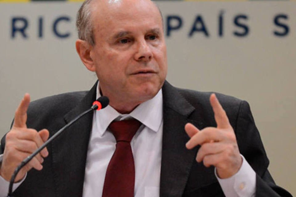 Infraestrutura é 1º desafio de novo ciclo, diz Mantega
