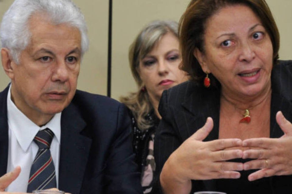 Governo pede à base aliada que não vote temas polêmicos hoje