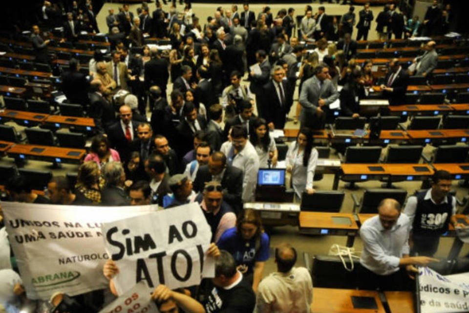 Fenam critica manutenção de vetos à Lei do Ato Médico
