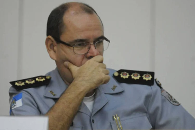 Cezar Augusto Tanner, corregedor da Polícia Militar, durante entrevista coletiva após denúncias do Ministério Público Estadual (Tânia Rego/ABr)