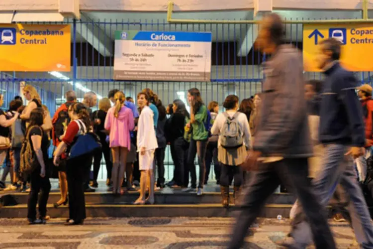 
	Problema na subesta&ccedil;&atilde;o de energia do metr&ocirc; carioca tamb&eacute;m afetou as opera&ccedil;&otilde;es na tarde de ter&ccedil;a (23) entre as esta&ccedil;&otilde;es Cinel&acirc;ndia e Saenz Pe&ntilde;a, na Linha 1, e Cinel&acirc;ndia e Pavuna, na Linha 2
 (Tânia Rego/ABr)